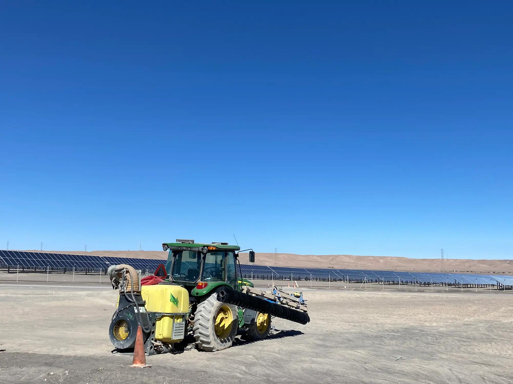 CONSTRUCCIÓN DE PLANTAS FOTOVOLTAICAS